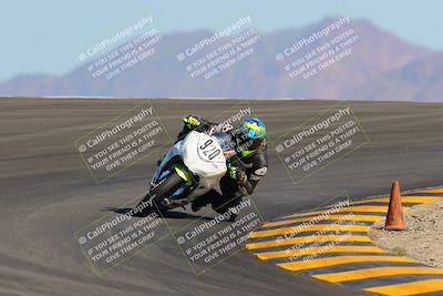 media/Oct-29-2022-CVMA (Sat) [[14c0aa3b66]]/Race 4 500 Supersport-350 Supersport/